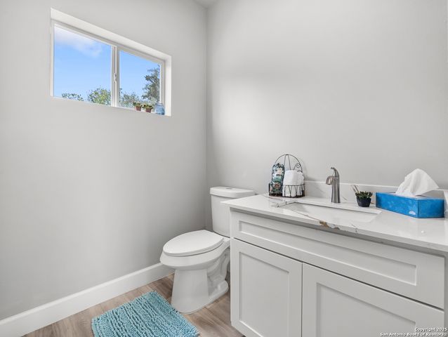 408 canyon circle, Canyon Lake, TX 78133
