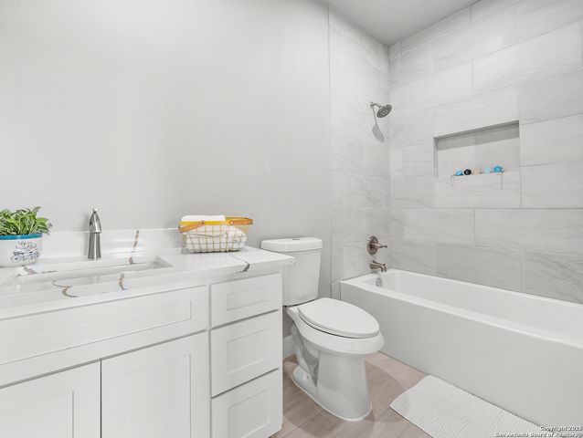 408 canyon circle, Canyon Lake, TX 78133
