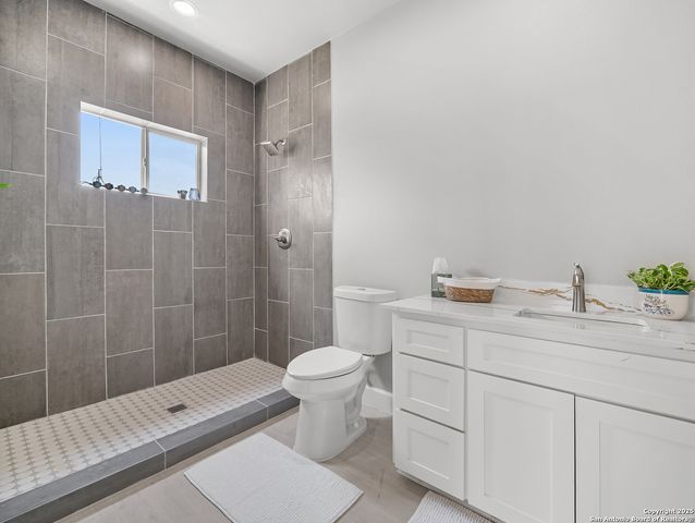 408 canyon circle, Canyon Lake, TX 78133