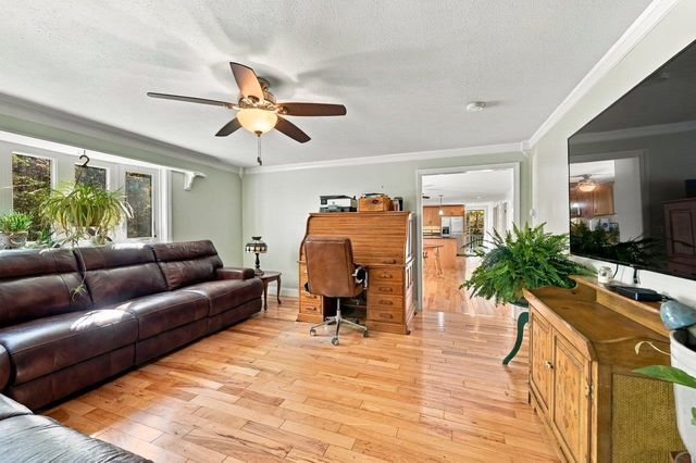 16 Crane Crossing Road, Plaistow, NH 03865
