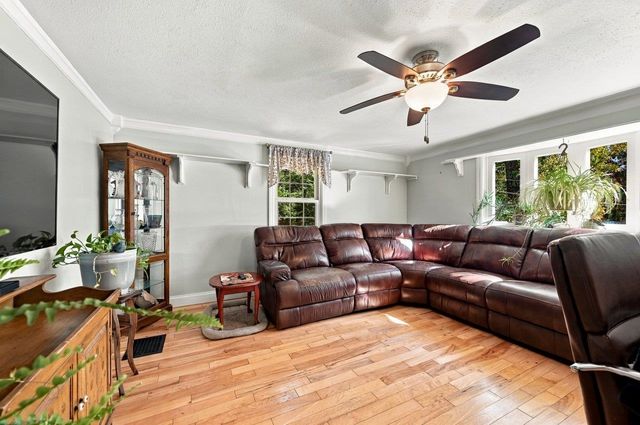 16 Crane Crossing Road, Plaistow, NH 03865