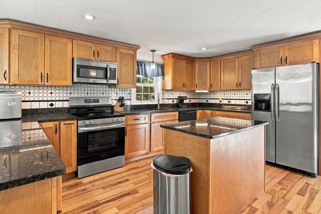 16 Crane Crossing Road, Plaistow, NH 03865