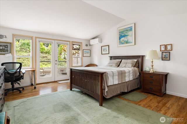 2475 SW Talon Loop, Oak Harbor, WA 98277
