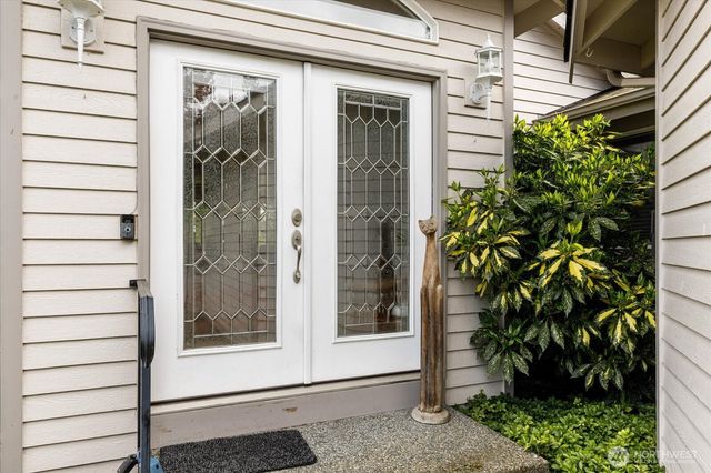 2475 SW Talon Loop, Oak Harbor, WA 98277