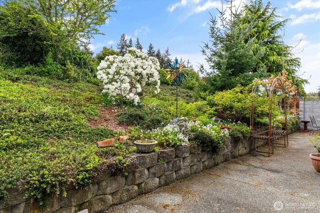 2475 SW Talon Loop, Oak Harbor, WA 98277