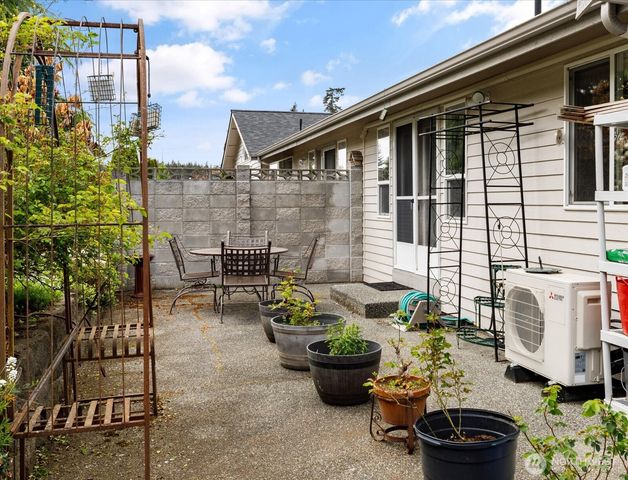 2475 SW Talon Loop, Oak Harbor, WA 98277