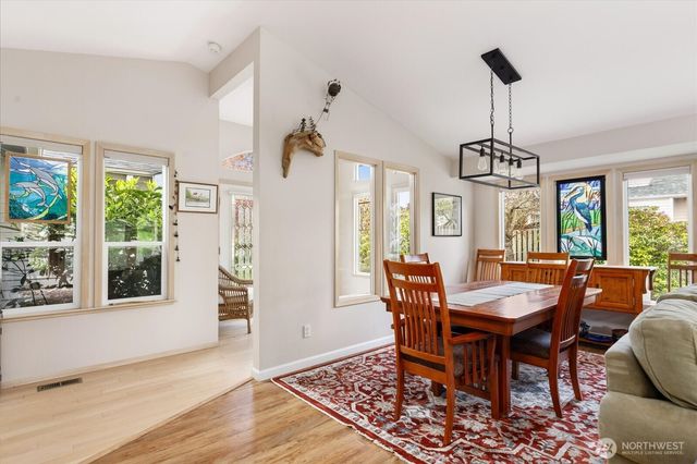 2475 SW Talon Loop, Oak Harbor, WA 98277