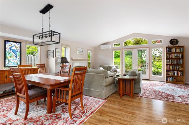 2475 SW Talon Loop, Oak Harbor, WA 98277