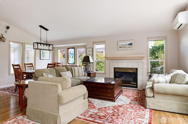 2475 SW Talon Loop, Oak Harbor, WA 98277