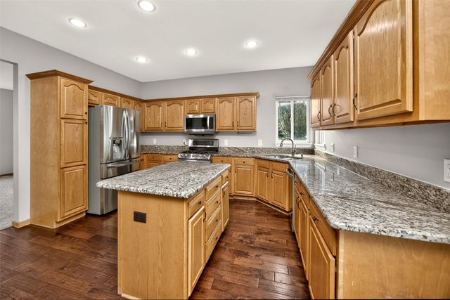 1598 Nine Iron Drive, West Des Moines, IA 50266