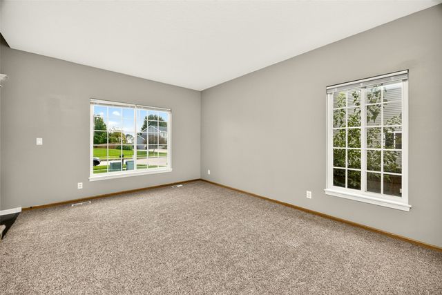 1598 Nine Iron Drive, West Des Moines, IA 50266