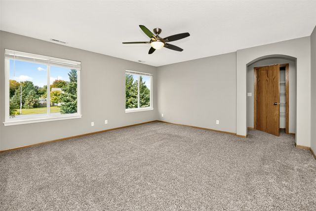1598 Nine Iron Drive, West Des Moines, IA 50266