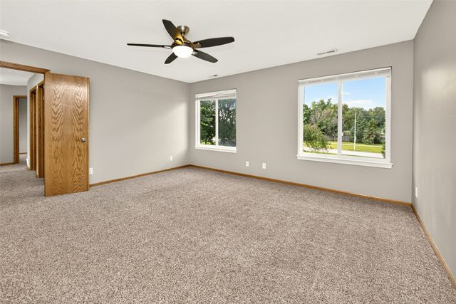 1598 Nine Iron Drive, West Des Moines, IA 50266