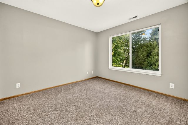 1598 Nine Iron Drive, West Des Moines, IA 50266