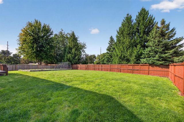 1598 Nine Iron Drive, West Des Moines, IA 50266
