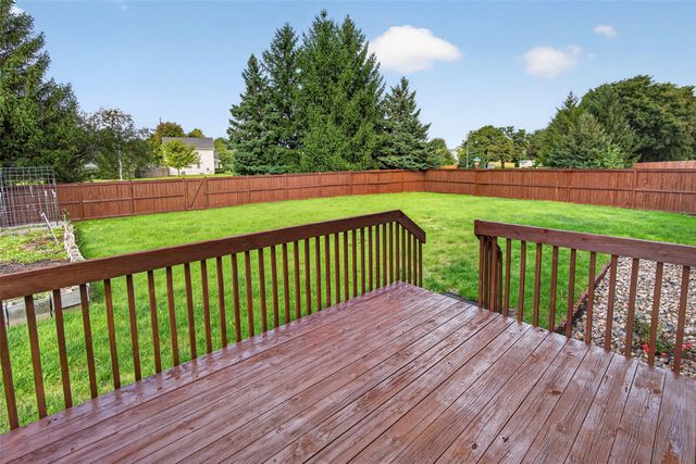1598 Nine Iron Drive, West Des Moines, IA 50266