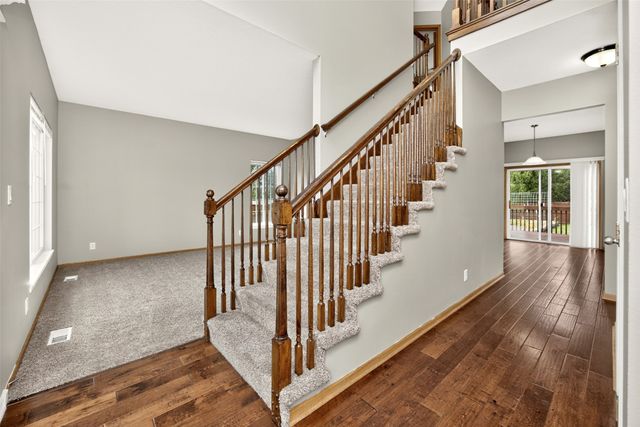 1598 Nine Iron Drive, West Des Moines, IA 50266