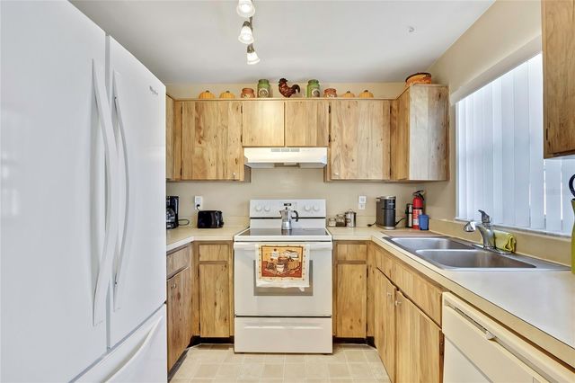 13911 PATHFINDER DRIVE, Tampa, FL 33625