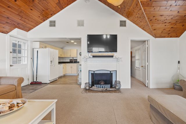 78 Hartford Avenue, Old Saybrook, CT 06475