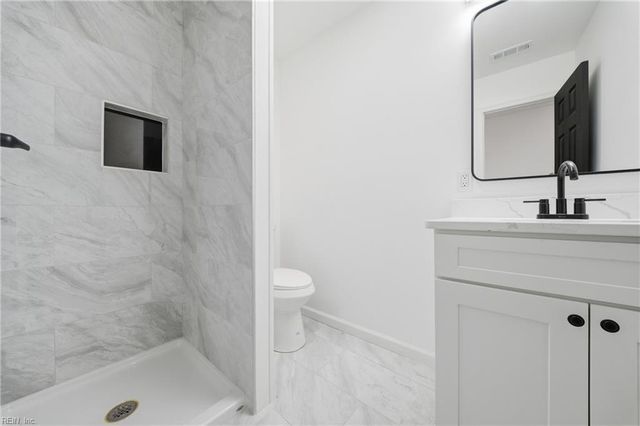 845 N King ST, Hampton, VA 23669