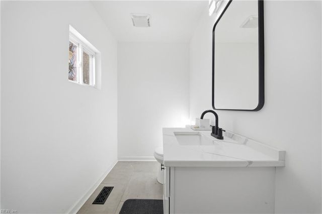 845 N King ST, Hampton, VA 23669