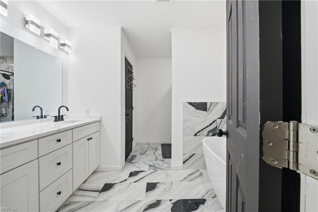 845 N King ST, Hampton, VA 23669