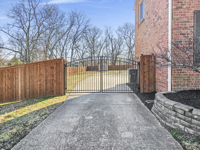 4816 Wayside Dr, Old Hickory, TN 37138