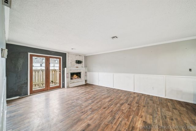 6712 S Lewis Avenue 104, Tulsa, OK 74136