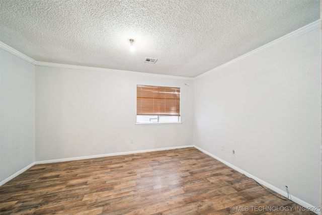 6712 S Lewis Avenue 104, Tulsa, OK 74136