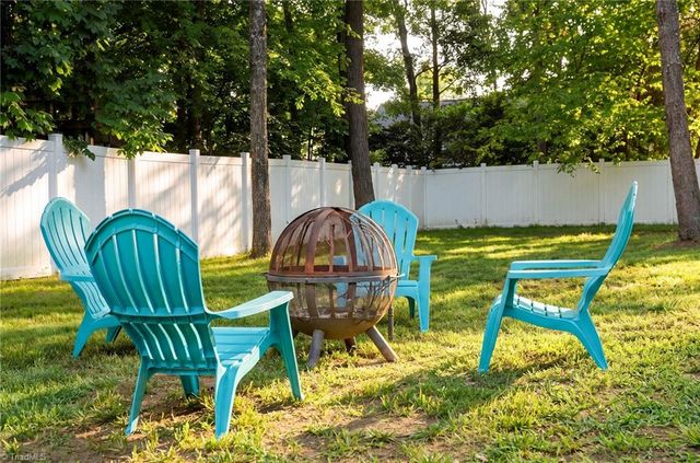 3905 Fairstone Place, High Point, NC 27265
