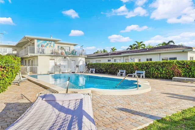 2250 Bay Dr 17, Miami Beach, FL 33141