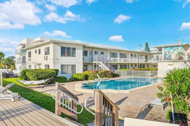 2250 Bay Dr 17, Miami Beach, FL 33141