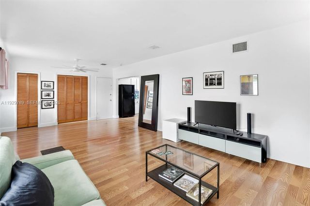 2250 Bay Dr 17, Miami Beach, FL 33141