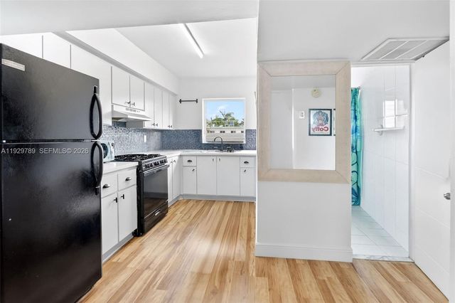 2250 Bay Dr 17, Miami Beach, FL 33141