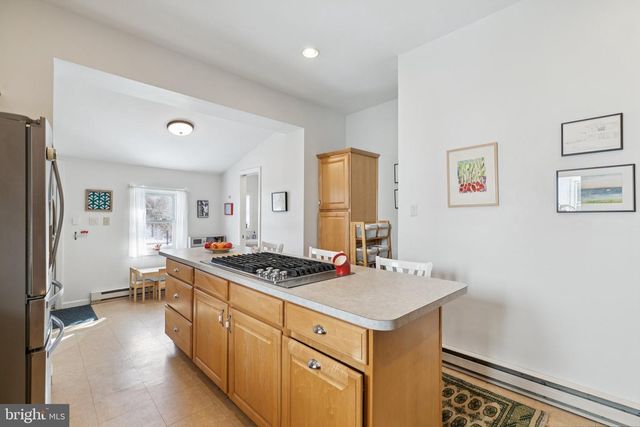 122 E WASHINGTON LN, Philadelphia, PA 19144