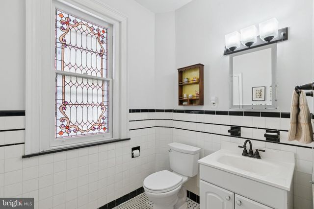 122 E WASHINGTON LN, Philadelphia, PA 19144