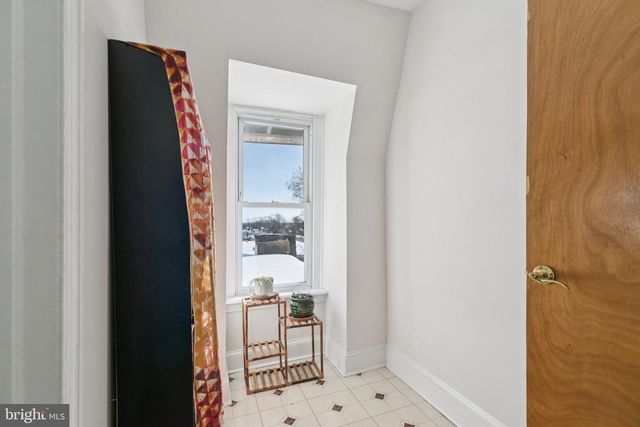 122 E WASHINGTON LN, Philadelphia, PA 19144