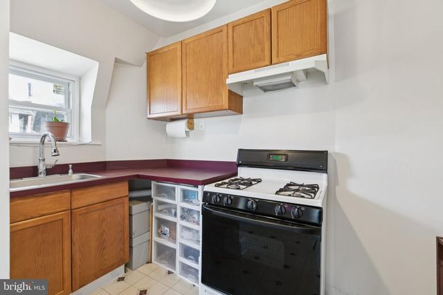 122 E WASHINGTON LN, Philadelphia, PA 19144