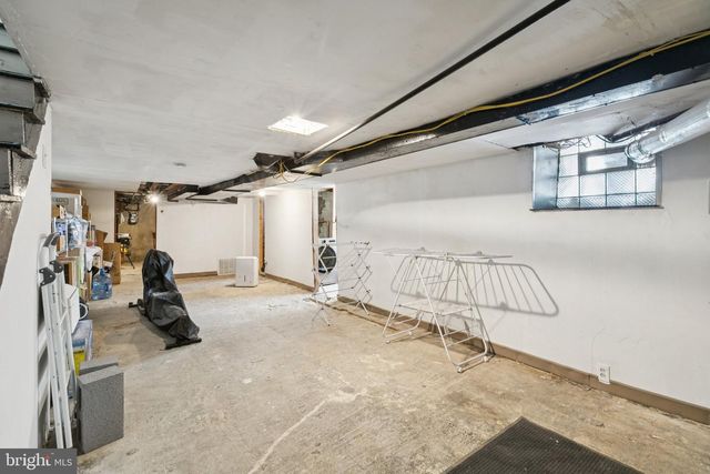 122 E WASHINGTON LN, Philadelphia, PA 19144