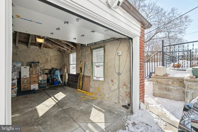 122 E WASHINGTON LN, Philadelphia, PA 19144