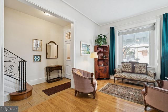 122 E WASHINGTON LN, Philadelphia, PA 19144