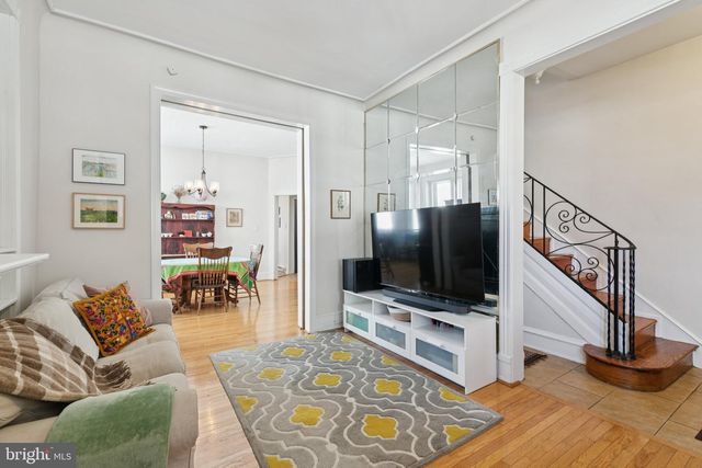 122 E WASHINGTON LN, Philadelphia, PA 19144