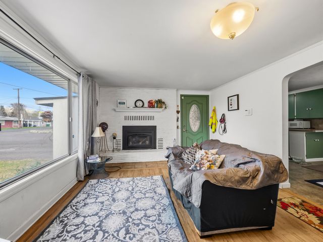 4630 Clinton Avenue, Klamath Falls, OR 97603