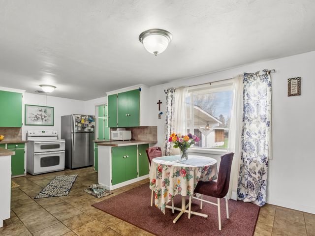 4630 Clinton Avenue, Klamath Falls, OR 97603