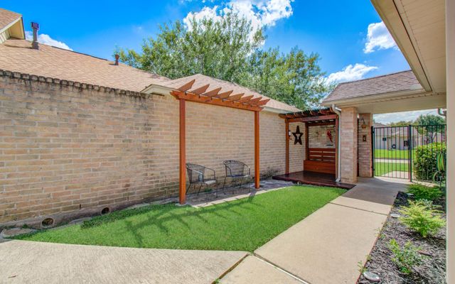 4638 Green Trail Drive, Houston, TX 77084