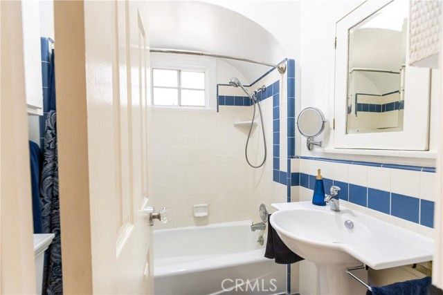 641 Canyon Drive, Glendale, CA 91206