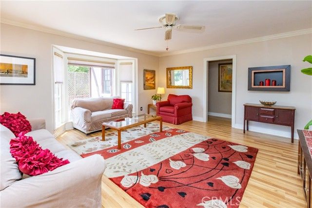 641 Canyon Drive, Glendale, CA 91206