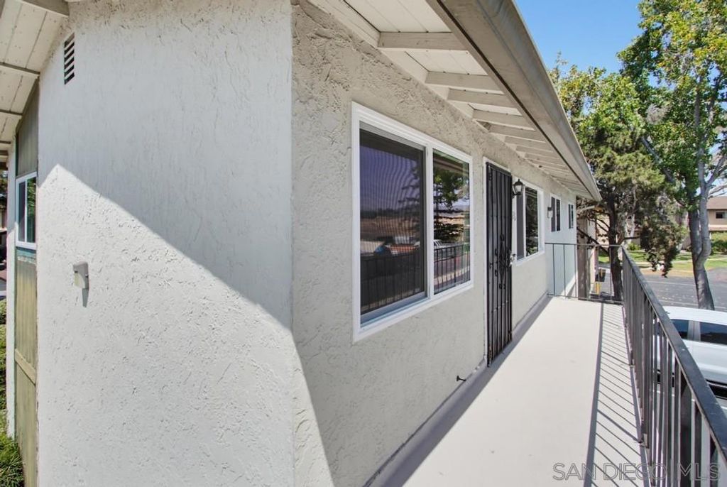 1626 Rue De Valle, San Marcos, CA 92078 — exterior