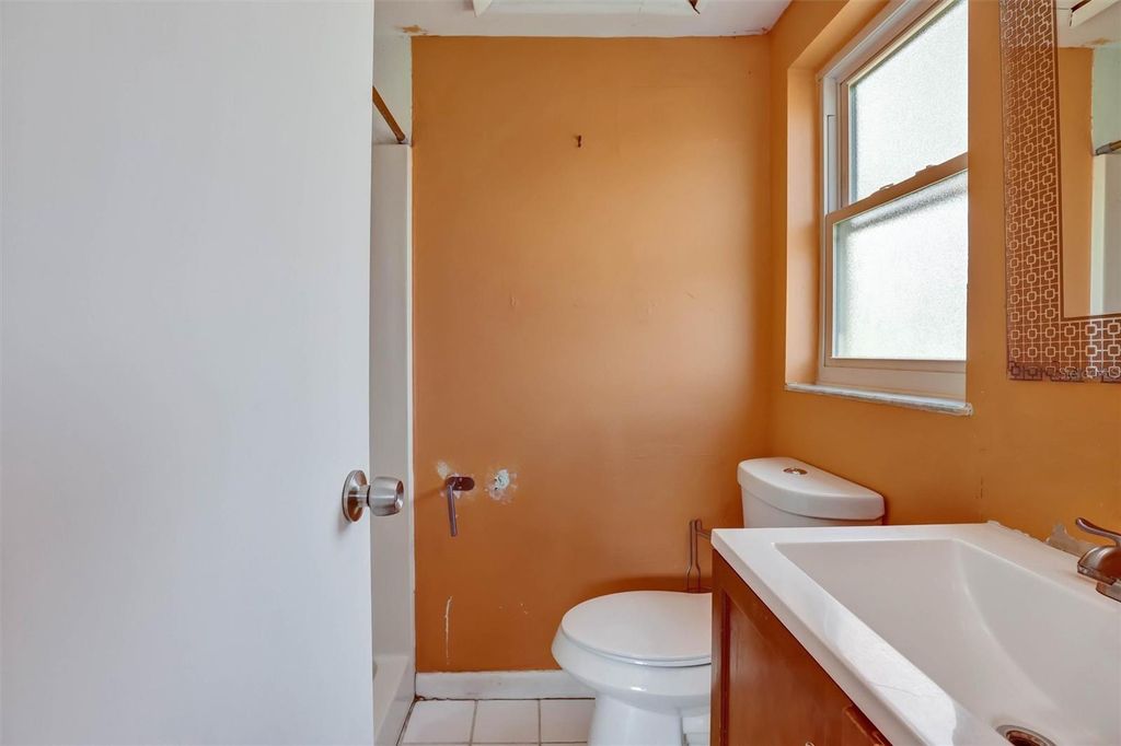 Image 12 of property listing at 3002 DRAKE DRIVE, Orlando, FL 32810