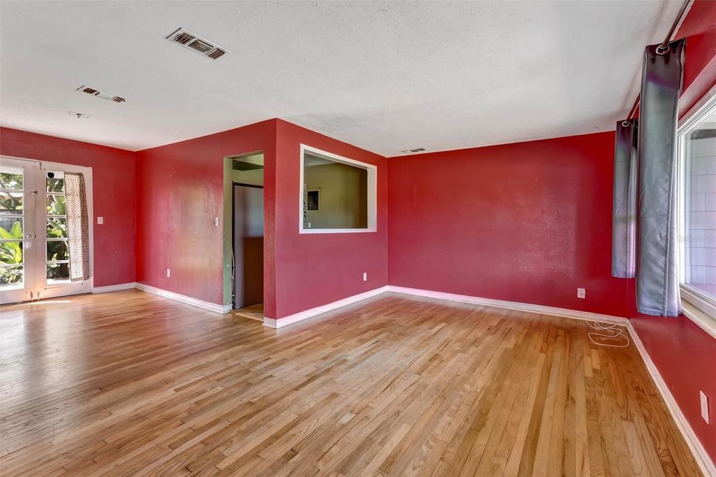 Image 3 of property listing at 3002 DRAKE DRIVE, Orlando, FL 32810